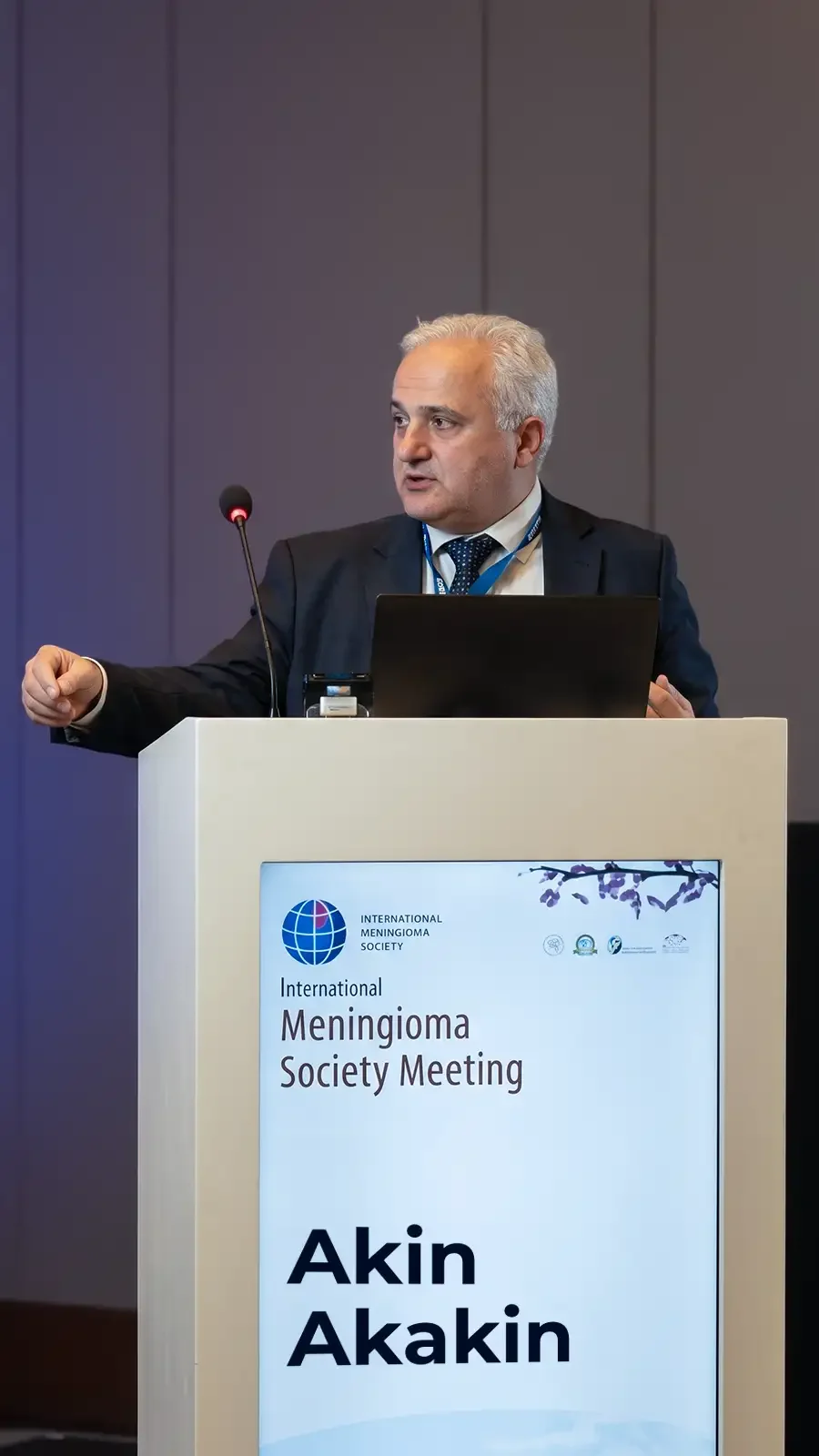 Prof. Dr. Akın Akakın